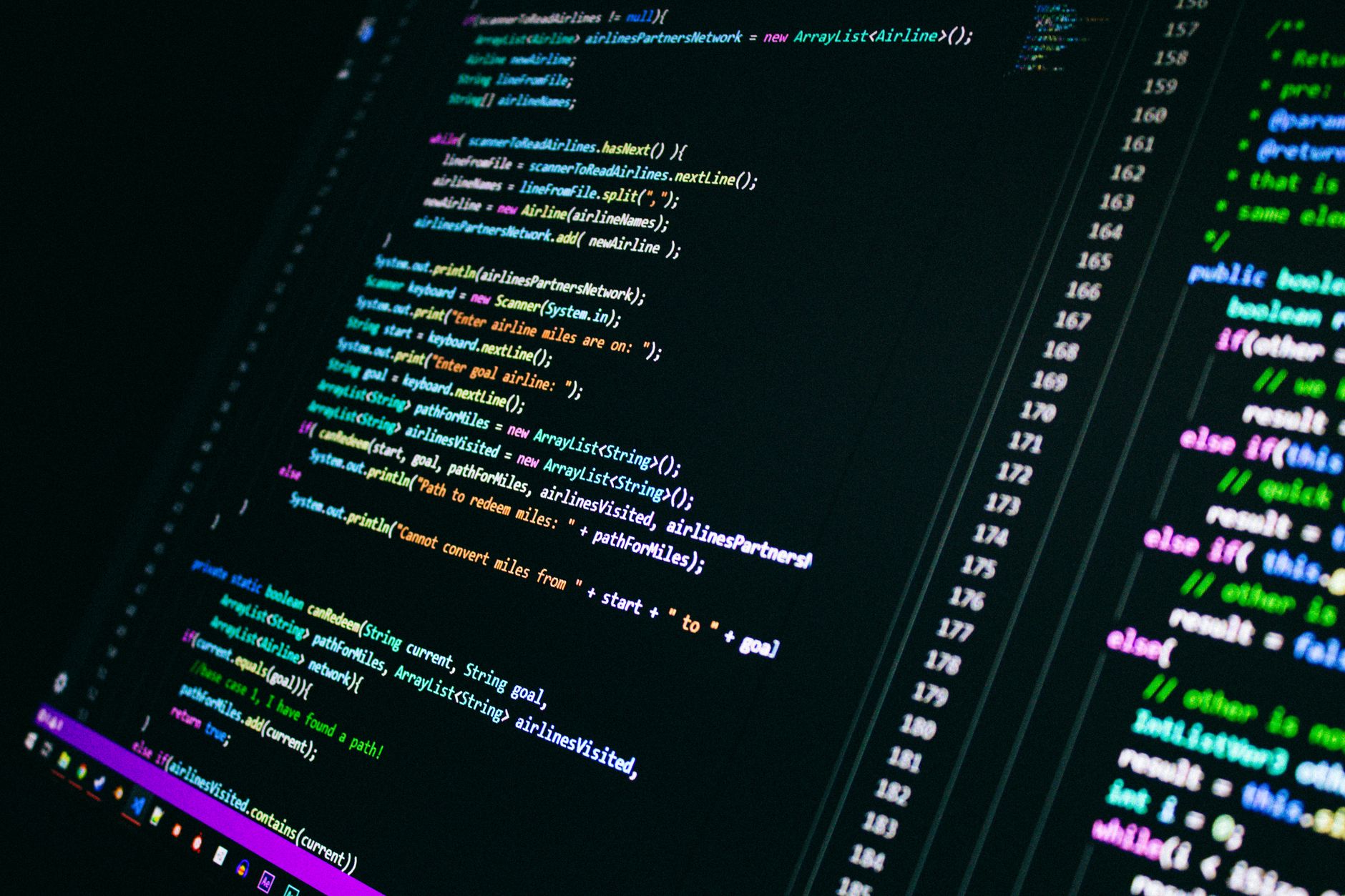 DevOps w dużej organizacji: jak przejść od lokalnych inicjatyw do spójnego modelu operacyjnego