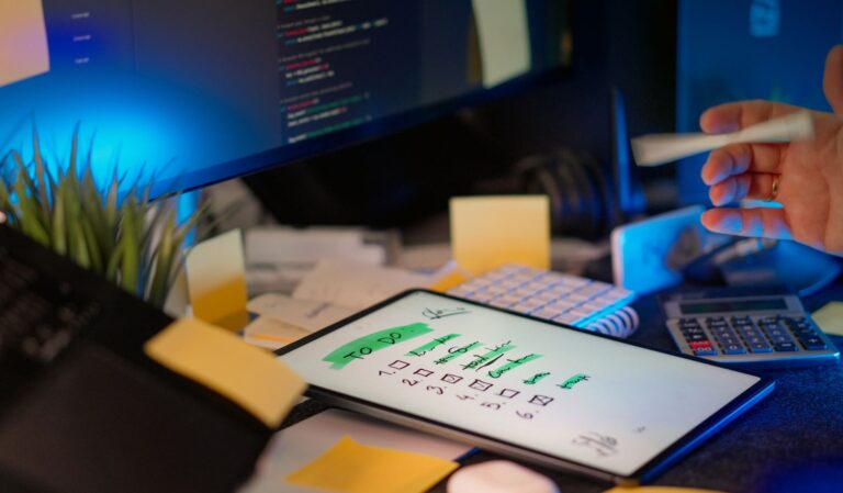 Audyt licencji oprogramowania w firmie: checklista przed kontrolą producenta